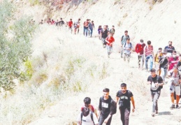 İran kaçak geçişlere göz yumuyor, TIR’larla Afganlıları Türkiye’ye gönderiyor