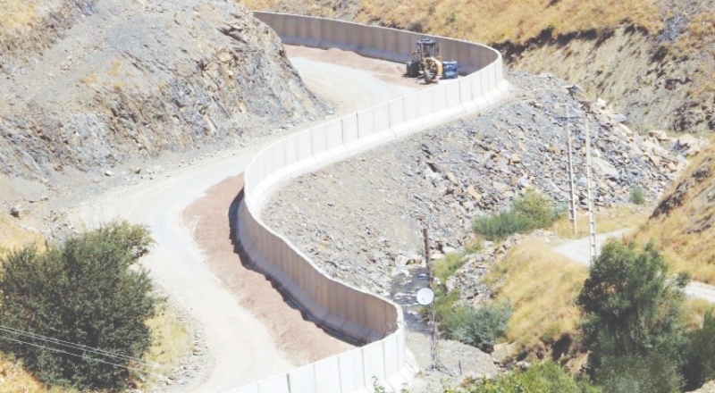 İran sınırına 43 kilometre beton duvar örüldü
