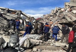 İran, Türkiye'ye 6 tonu aşkın tıbbi malzeme gönderiyor