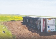İran’a giden tavuk yüklü tır devrildi