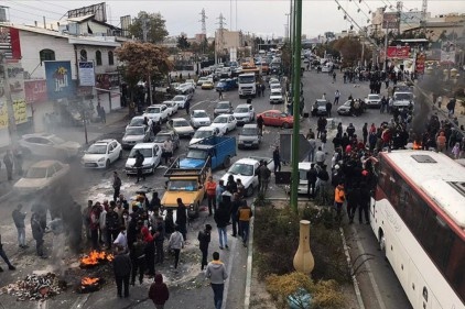 İran'da benzin zammı protestoları sonrası hükümet, interneti kesti