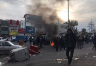 İran’da benzin zammı protestolarında 12 kişi öldü