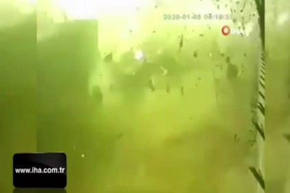 İran&#039;da düşen uçağın patlama anının görüntüleri ortaya çıktı