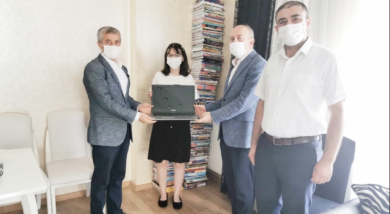 Irmak Ceylin Sürücü'yü evinde ziyaret etti
