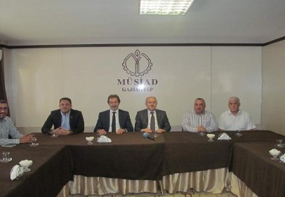 İş adamlarıyla yatırımlar ve  ülke gündemi üzerine konuştu