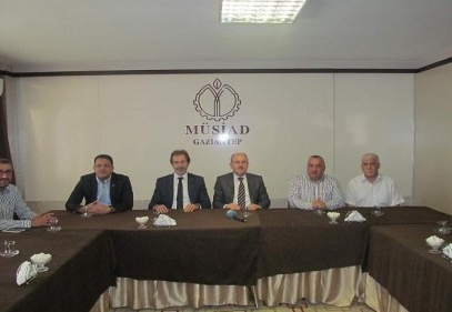 İş adamlarıyla yatırımlar ve  ülke gündemi üzerine konuştu
