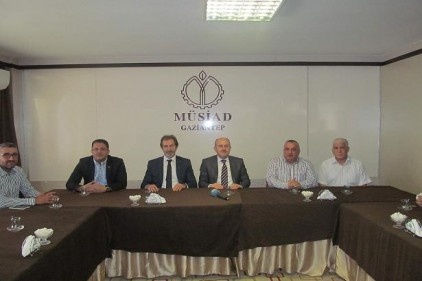 İş adamlarıyla yatırımlar ve  ülke gündemi üzerine konuştu