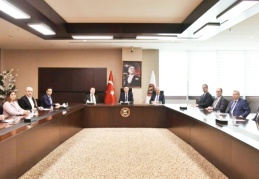 İş dünyasının vergi uygulamaları ile ilgili sorun, talep ve beklentileri anlatıldı