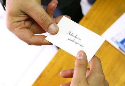 İş kapısını tanıdık açıyor		