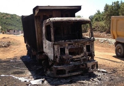 İş makinelerini yaktılar