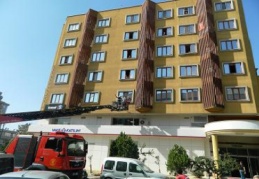 İş merkezinde uyuyakalan genç itfaiye ekiplerini seferber etti
