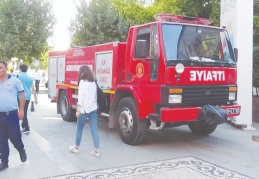 İş merkezinin çatı katında yangın