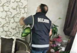 İş yerlerine "kaçak telefon" operasyonu