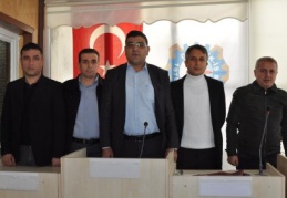 İşçi kardeşlerimiz ellerini vicdanına koyarak oy versinler