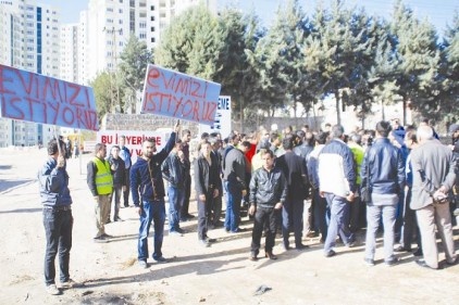 İşçiler yine yolu kapatınca polis müdahale etti