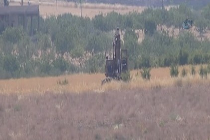 İŞID militanlarınca kullanılan iş makinası mayına basınca patladı