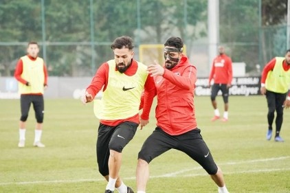 Isınma ve 5&#039;e 2 pas çalışması yapıldı