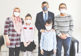 İşitme engelli anne-babaya yardım eli