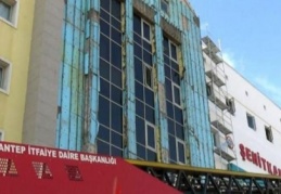 İskele çöktü 4 işçi yaralandı 