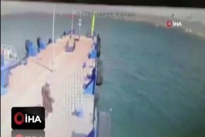 İskeleden denize atlayan kadını gemi görevlisi böyle kurtardı
