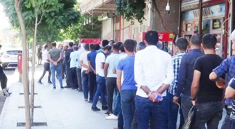İŞKUR'a başvuranların yüzde 25'i üniversite mezunu