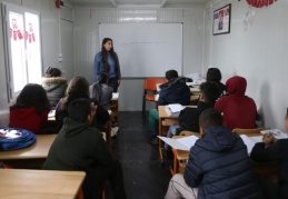 İslahiye ve Nurdağı’nda öğrencilere çanta ve kırtasiye malzemesi dağıtıldı