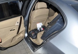 İslahiye’de Macaristan plakalı otomobilde kaçak eşya ele geçirildi