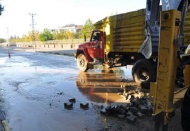 İslahiye’de su borusu patladı yollar nehre döndü