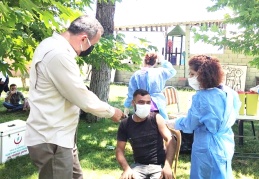 İslahiye’de yerinde aşı uygulaması işçilerle başladı