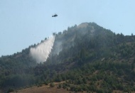 İslahiye’deki orman yangınına helikopterler müdahale etti