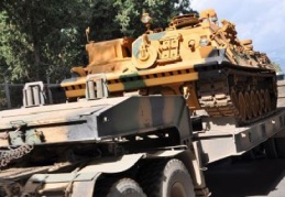 İslahiye'den sınır bölgesine tank ve zırhlı araç sevkıyatı 