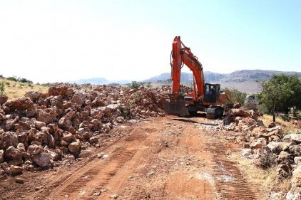 İşletilemeyen arazi yolları da işlenmeye başlandı