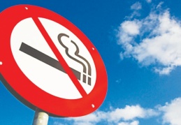 İspanya'da binlerce kişi, ülkedeki tüm sahillerde sigara yasağı için imza verdi