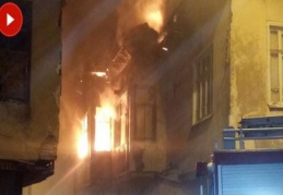 Isparta'da yanan ahşap ev kullanılamaz hale geldi