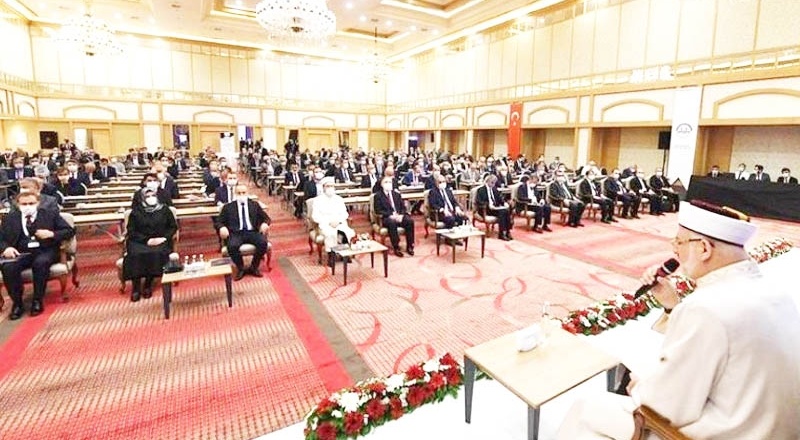 'İsraftan kaçının' diyen Diyanet'ten 5 yıldızlı lüks otelde toplantı