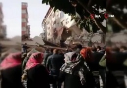 İstanbul Bahçelievler'de bina çöktü