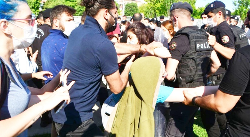 İstanbul Sözleşmesi mitinginde gözaltına alınan kadınlar serbest