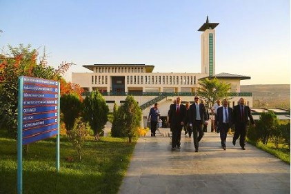 İstanbul Üniversitesi ekibi HKÜ&#8217;ye geldi
