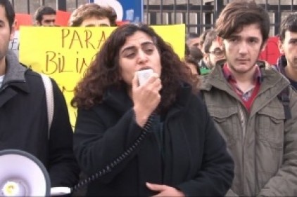 İstanbul Üniversitesi’nde protesto!