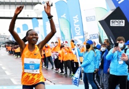 İstanbul Yarı Maratonu'nu Kenyalı atlet Ruth Chepngetich rekorla bitirdi