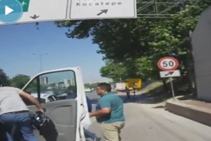 İstanbul&#039;da 1 milyon dolarlık soygun kamerada