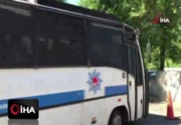 İstanbul'da narkotik operasyonunda gözaltına alınan 80 kişi adliyeye sevk edildi