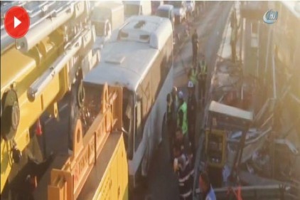 İstanbul&#039;da servis aracı metrobüs yoluna girdi
