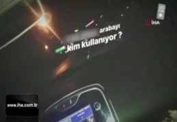 İstanbul'da trafikte otomobilini diziyle kullanan maganda kamerada