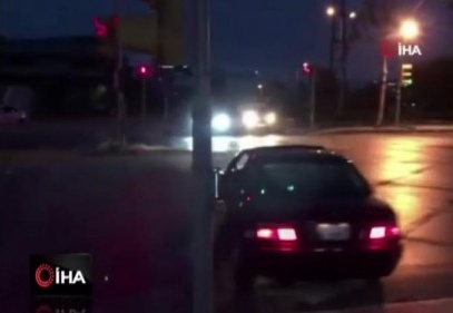 İstanbul'da yol kapatıp 'drift' yapan maganda kamerada