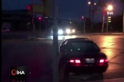 İstanbul&#039;da yol kapatıp &#039;drift&#039; yapan maganda kamerada