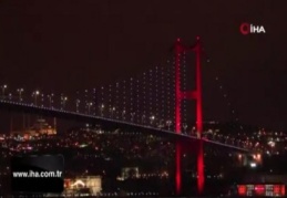 İstanbul'un köprüleri epilepsi hastaları için mor renk ile aydınlatıldı
