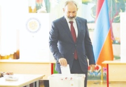 İstifa eden Başbakan’a halk onayı