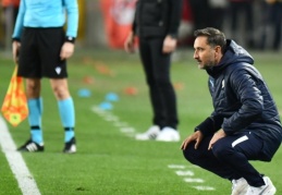 "İstifa, gazetecilerle konuşulacak bir konu değil"