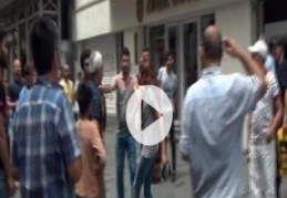 İstiklal Caddesi'nde turistlerin tekme tokat kavgası kamerada